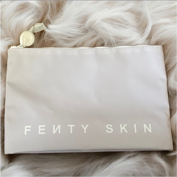 Fenty Lavender Cosmetic Bag bundle NIP - Picture 3 of 10